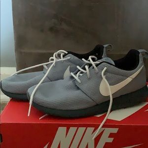 Gray/White Nike Roshe Run